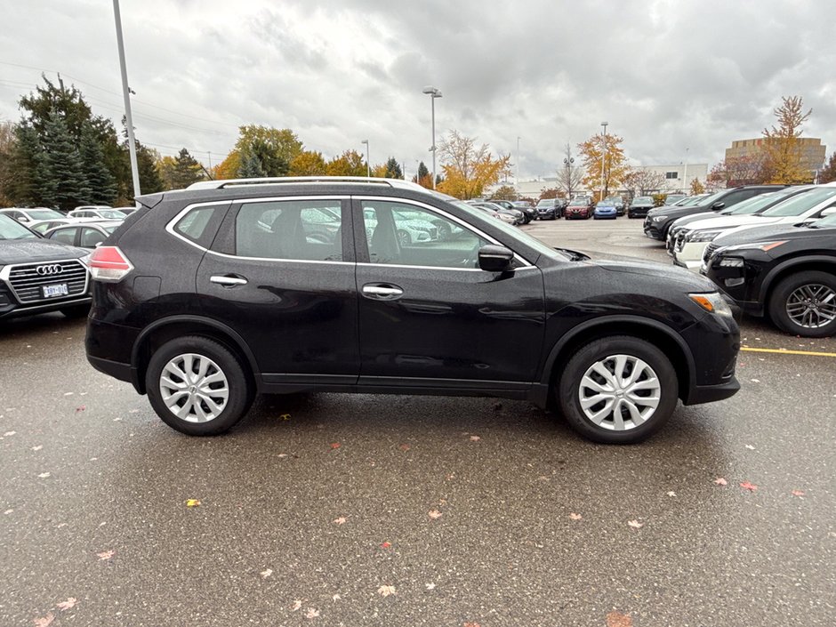 2014 Nissan Rogue S-7