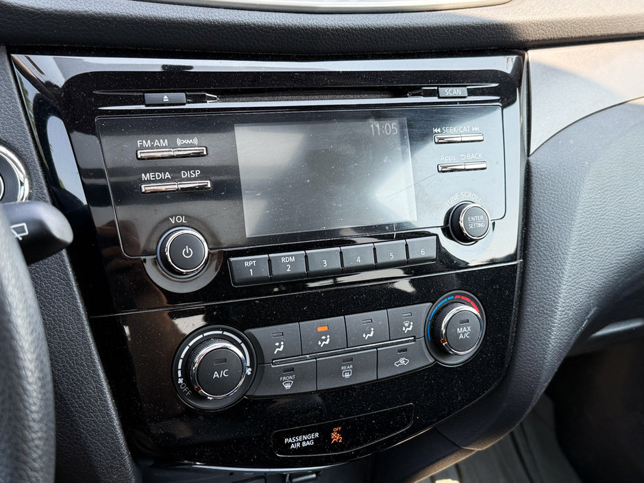 2015 Nissan Rogue SV-27