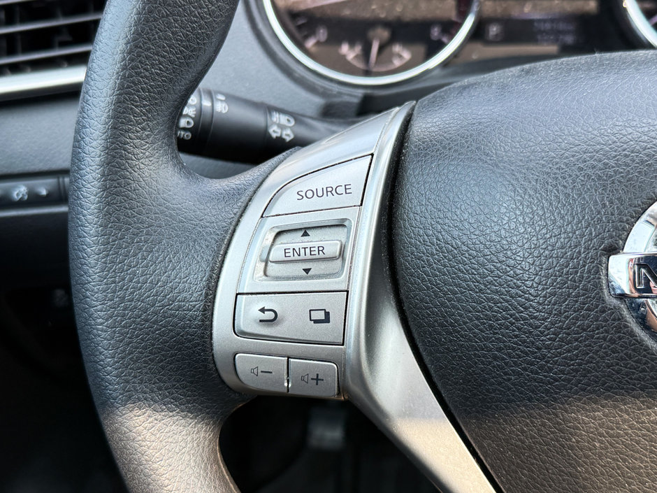 2015 Nissan Rogue SV-25