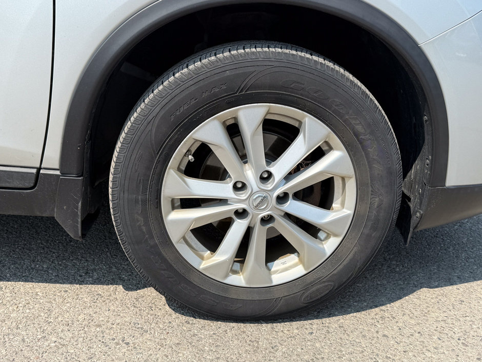 2015 Nissan Rogue SV-11