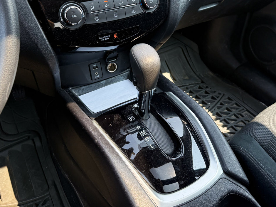 2015 Nissan Rogue SV-22