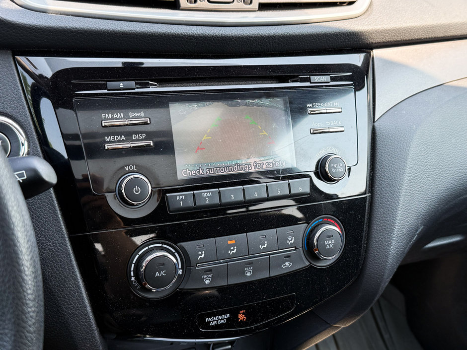2015 Nissan Rogue SV-28
