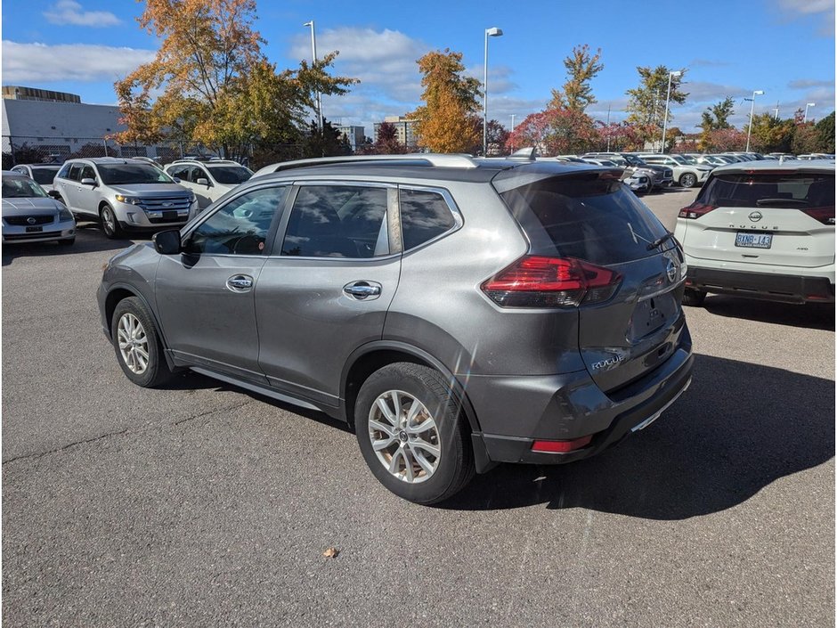 2017 Nissan Rogue SV-4