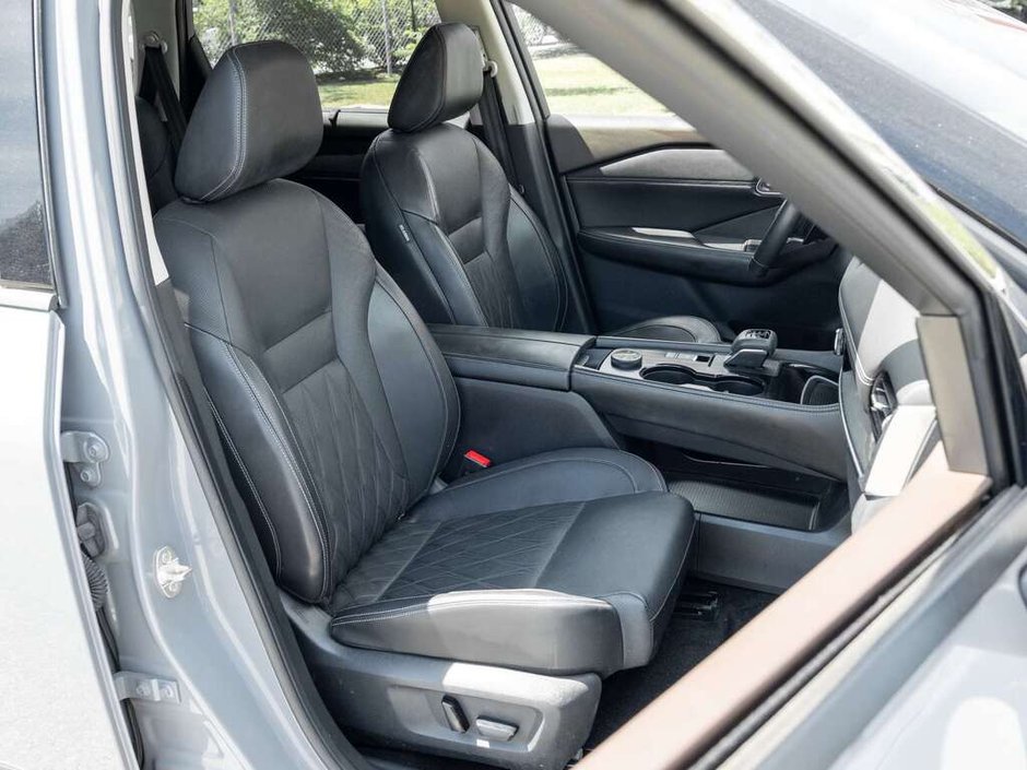 2021 Nissan Rogue Platinum-25