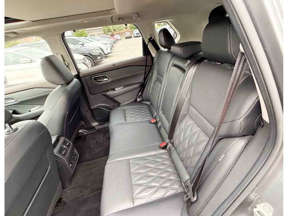 2022 Nissan Rogue Platinum-15
