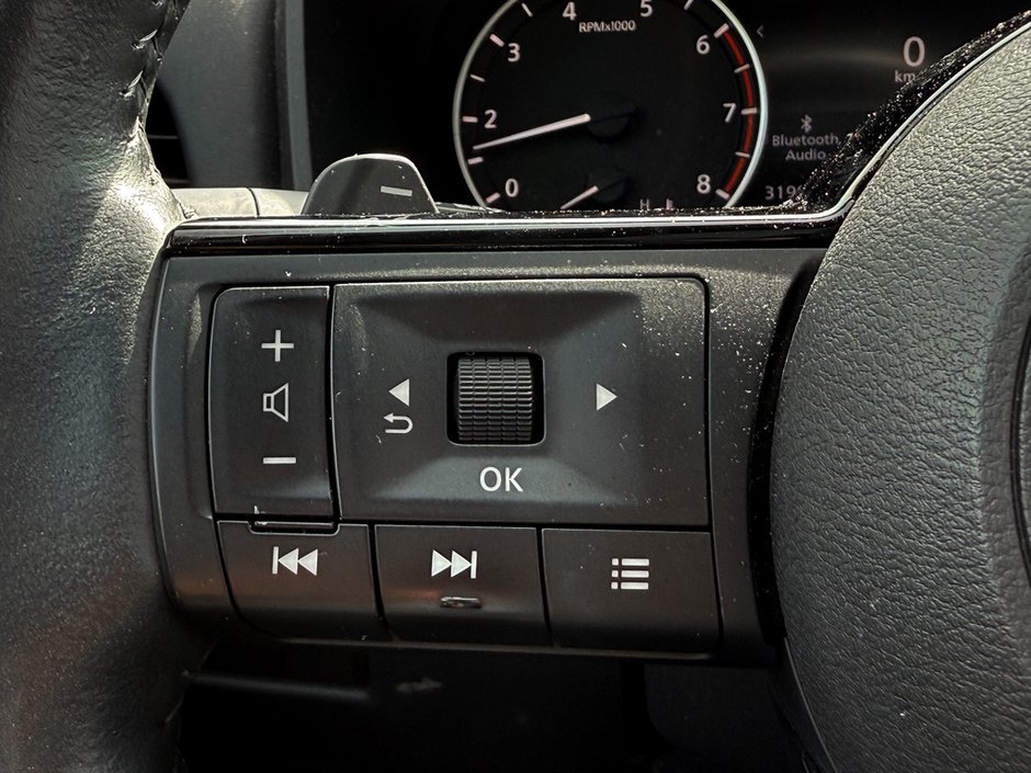 2022 Nissan Rogue SV-14