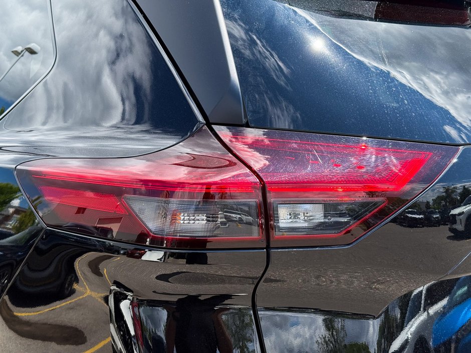 2022 Nissan Rogue SV-12