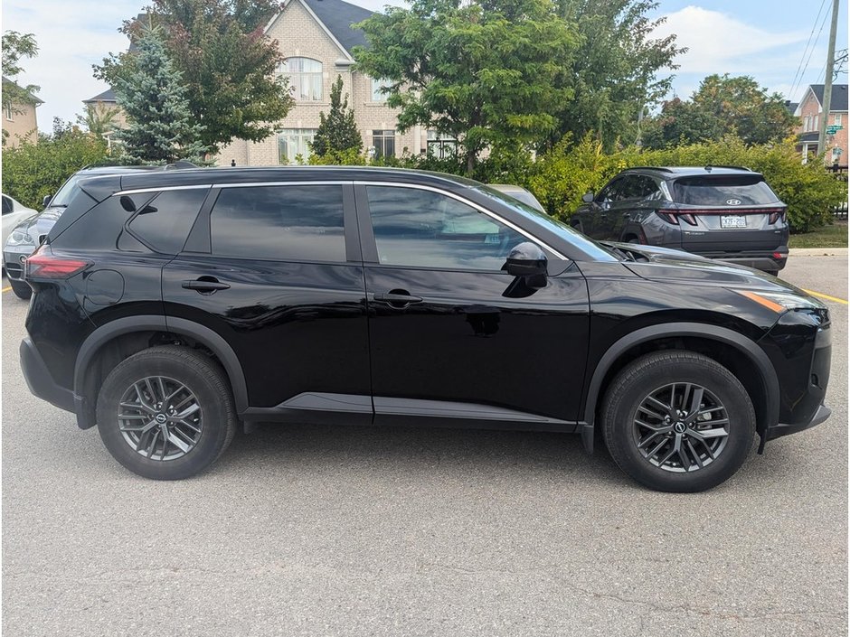 2023 Nissan Rogue S-9