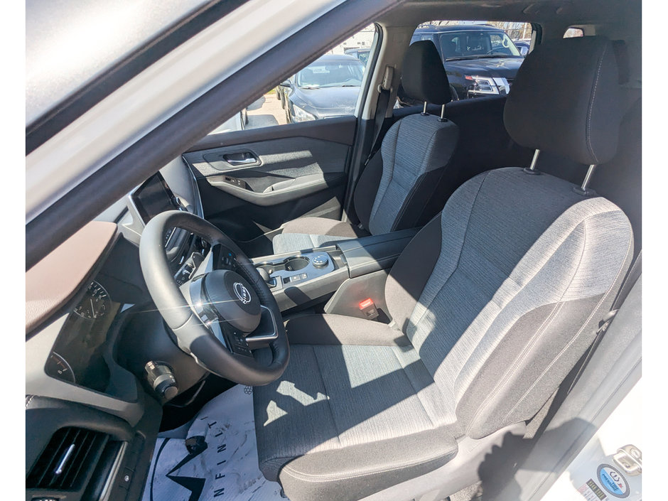2023 Nissan Rogue SV-12