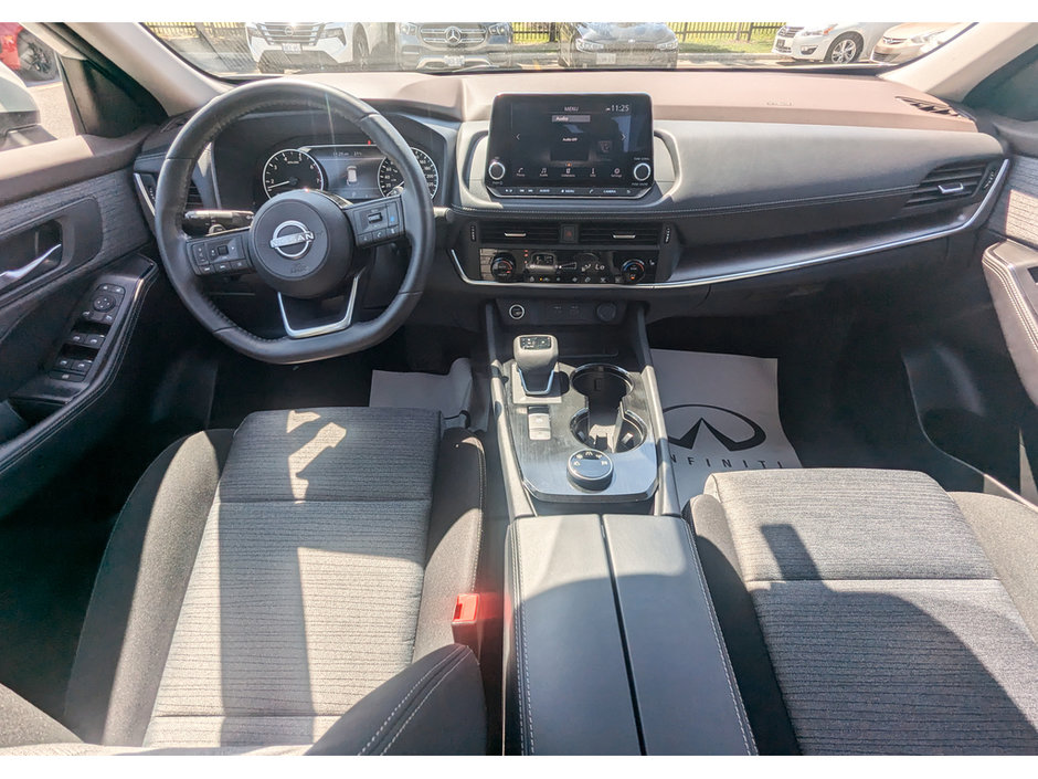2023 Nissan Rogue SV-8
