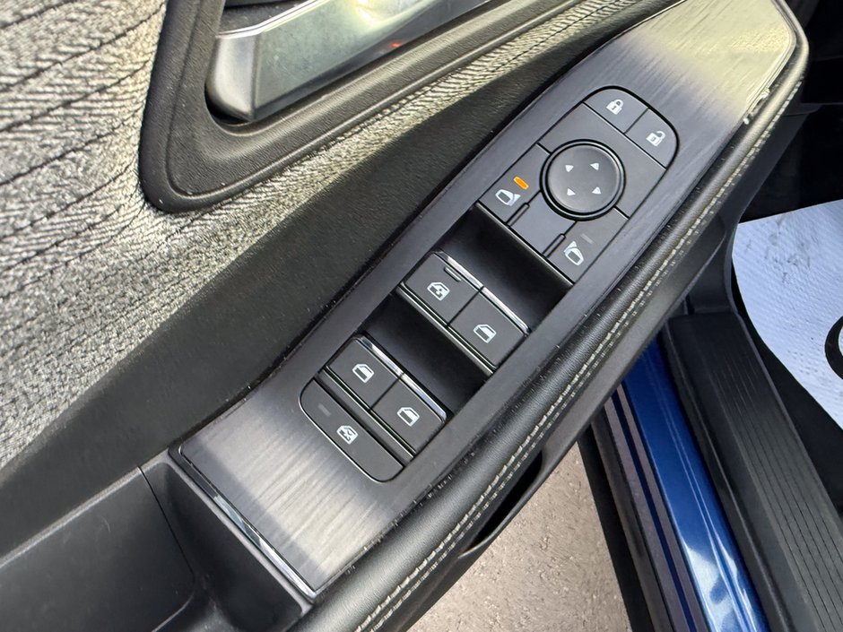 2023 Nissan Rogue SV-17