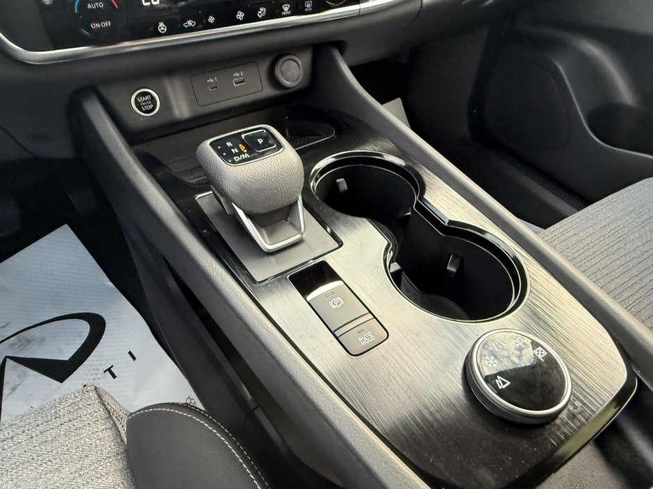 2023 Nissan Rogue SV-16