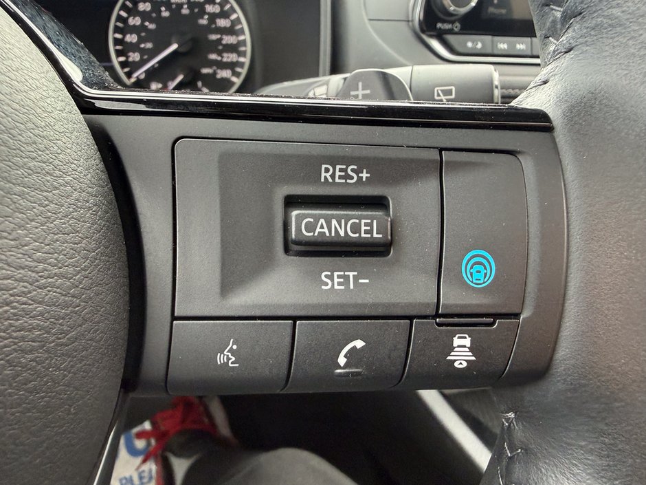 2023 Nissan Rogue SV-22