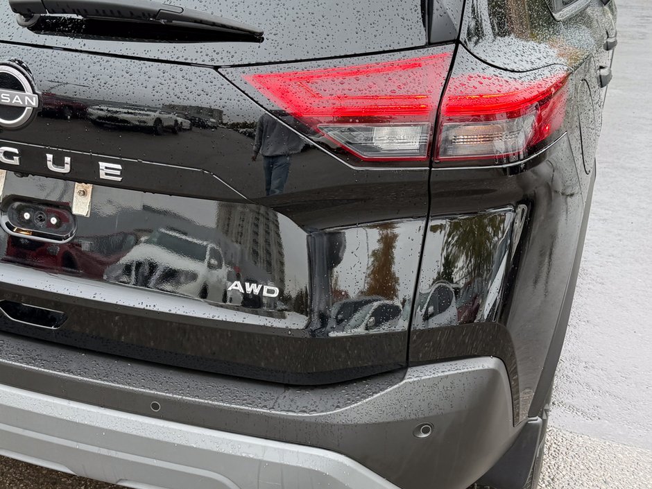 2023 Nissan Rogue S-11