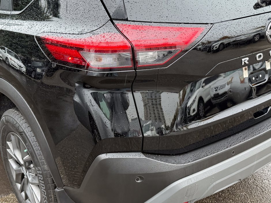 2023 Nissan Rogue S-10