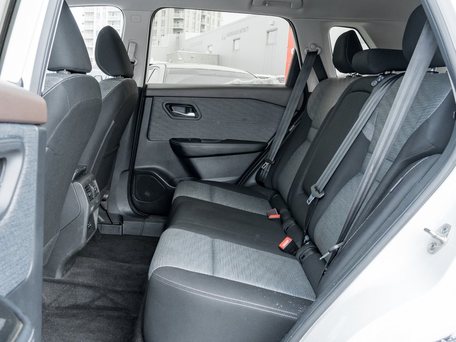 2023 Nissan Rogue SV-22