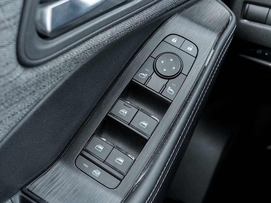 2023 Nissan Rogue SV-13