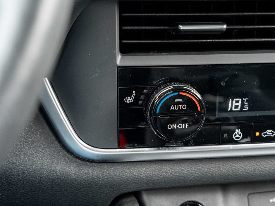 2024 Nissan Rogue SV-17