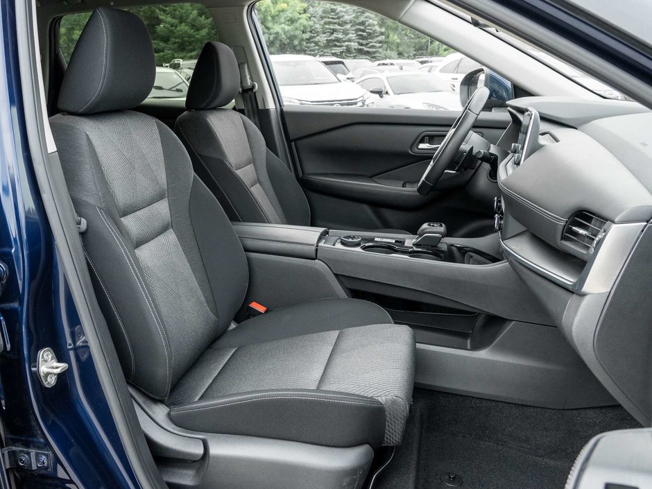 2024 Nissan Rogue SV-21