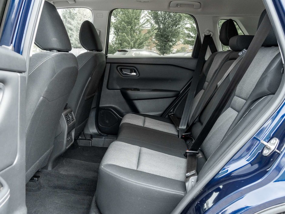2024 Nissan Rogue SV-22