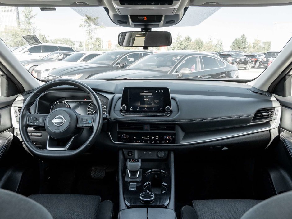 2024 Nissan Rogue SV-22
