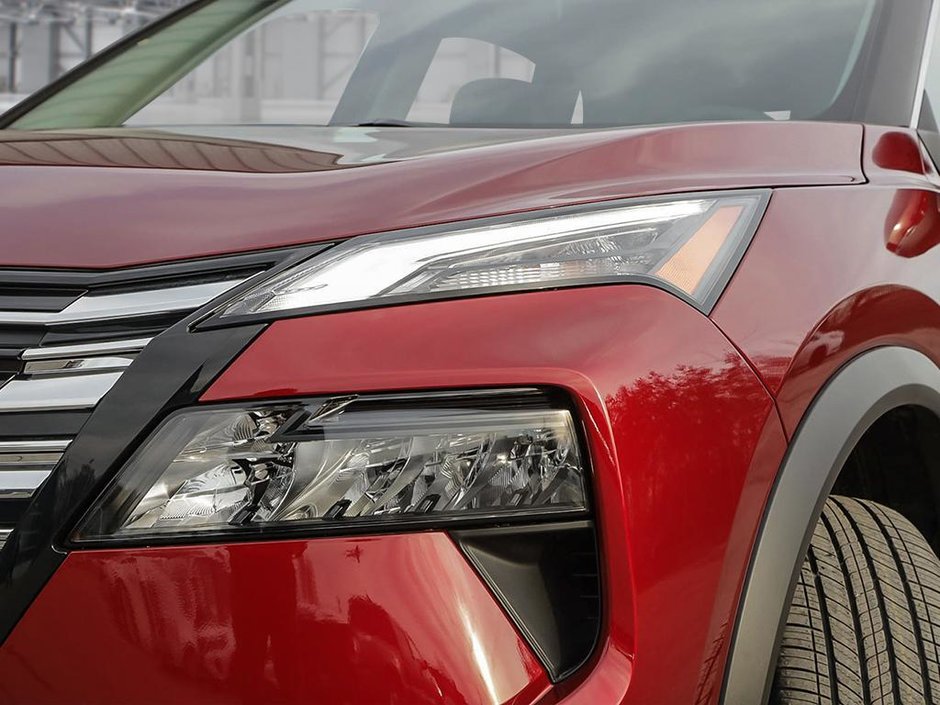 2025 Nissan Rogue SV Moonroof-9