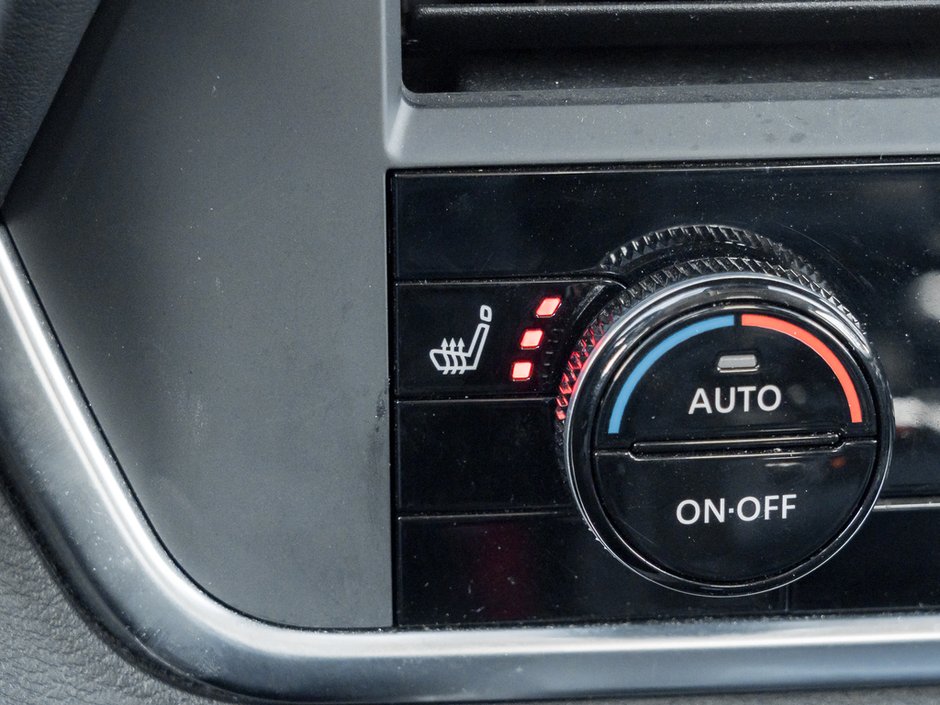 2025 Nissan Rogue SV-17