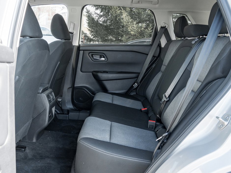 2025 Nissan Rogue SV-22