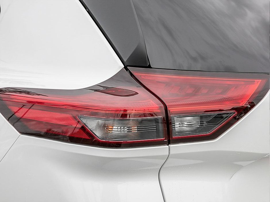 2025 Nissan Rogue Midnight Edition-9