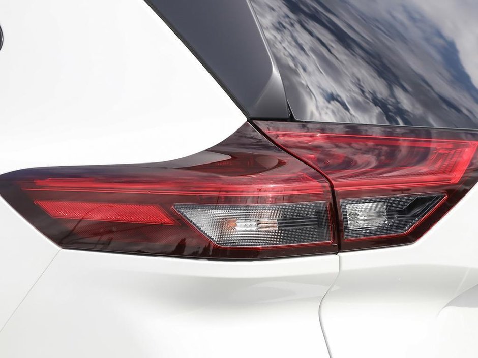 2026 Nissan Rogue SV Moonroof-10