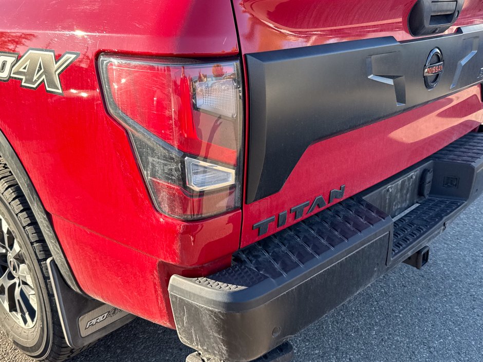 2021 Nissan Titan-12