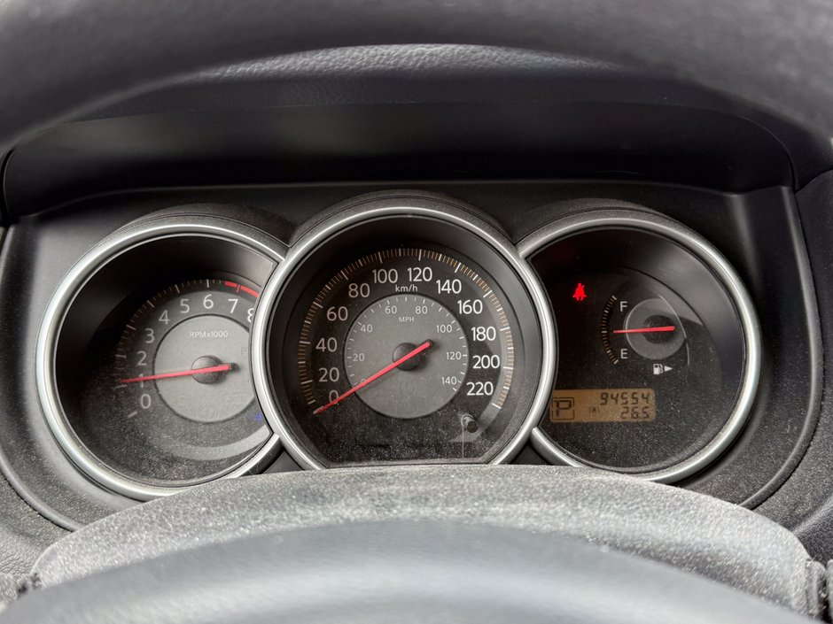 2008 Nissan Versa 1.8 SL-9