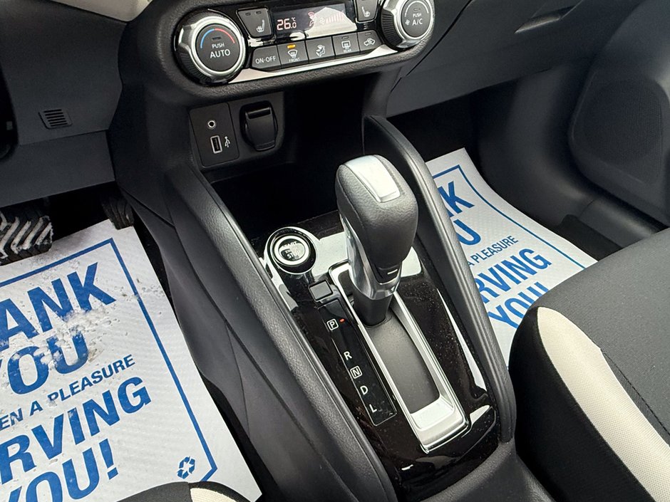 2021 Nissan Versa 1.6 SV-17