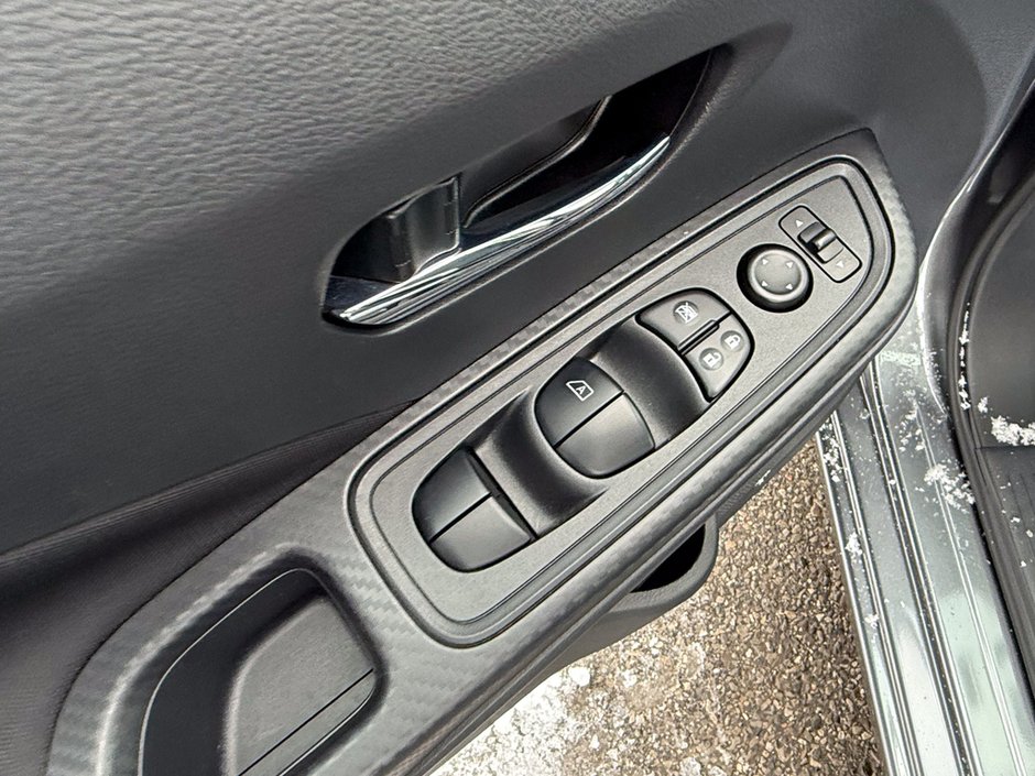 2021 Nissan Versa 1.6 SV-18