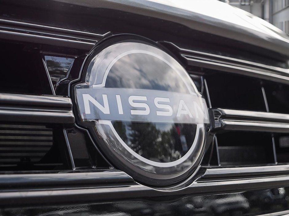 2025 Nissan Versa S-8