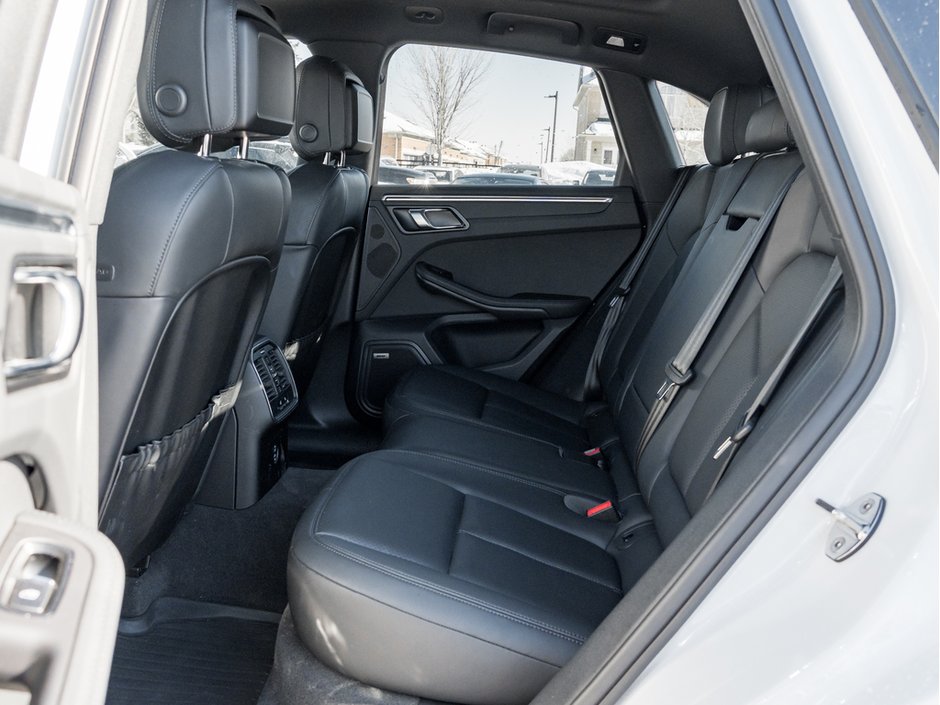 2023 Porsche Macan S-24