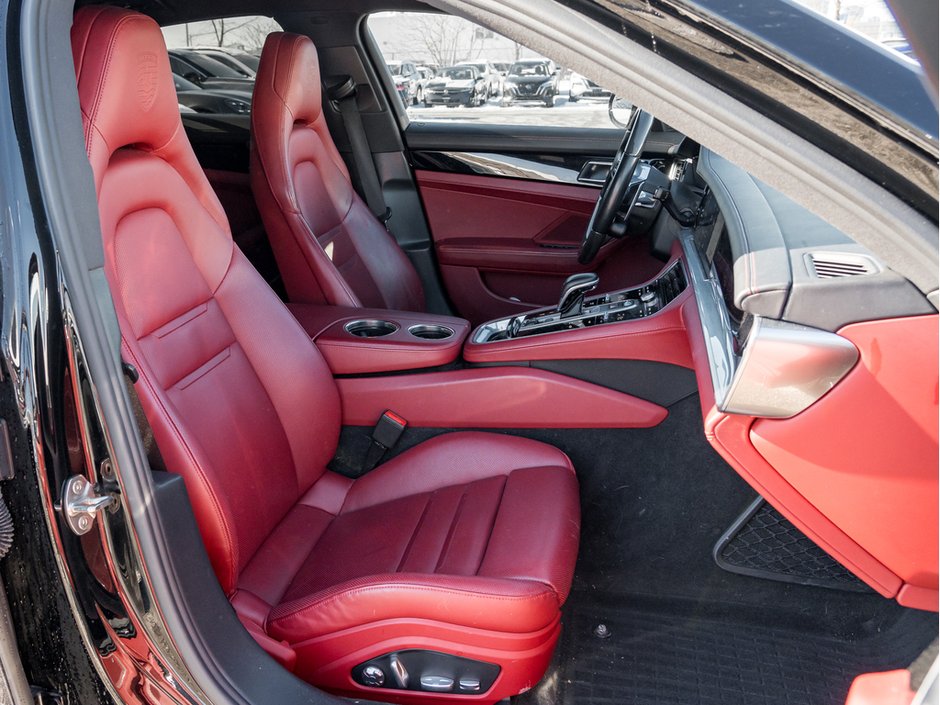 2018 Porsche Panamera 4S-25