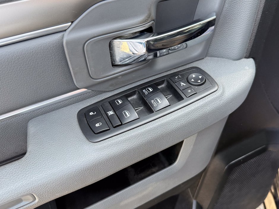 2018 Ram 1500 SLT-19