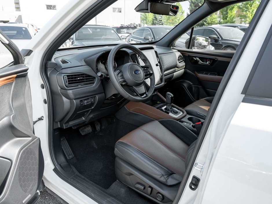 2025 Subaru Forester Premier-8