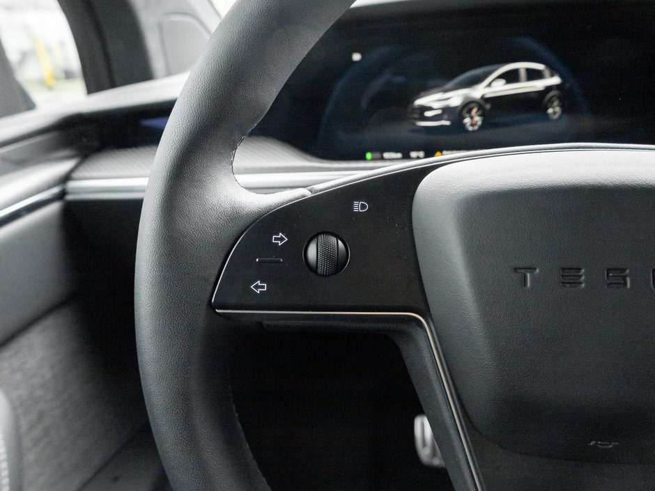 2024 Tesla Model X Plaid-14