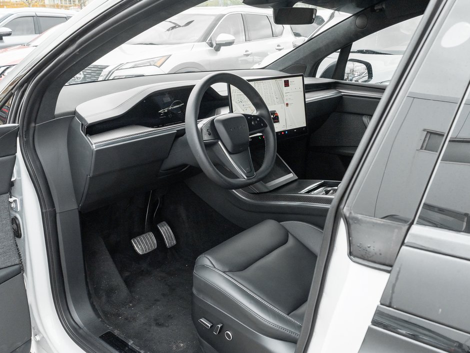 2024 Tesla Model X Plaid-12