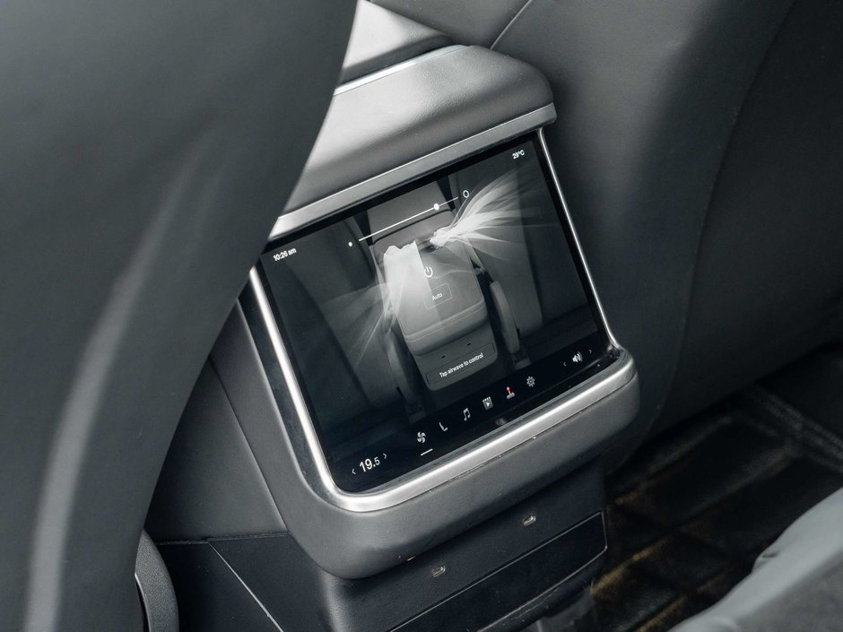 2024 Tesla Model X AWD-39