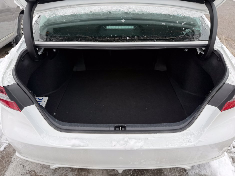 2022 Toyota Camry SE-25