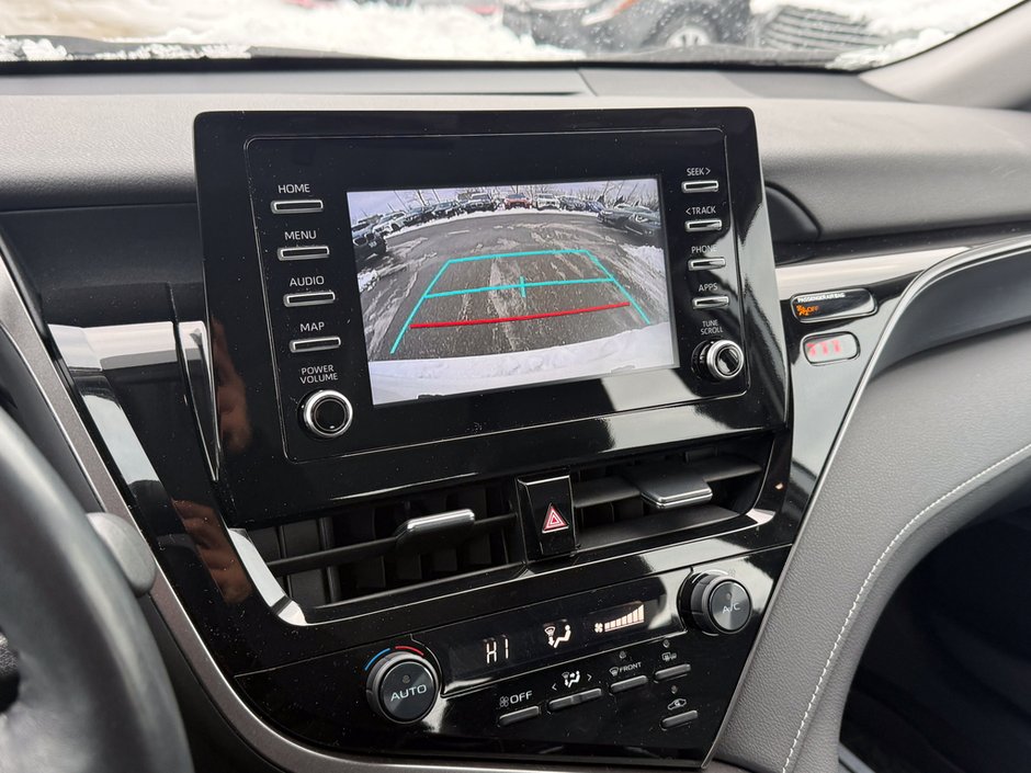 2022 Toyota Camry SE-24