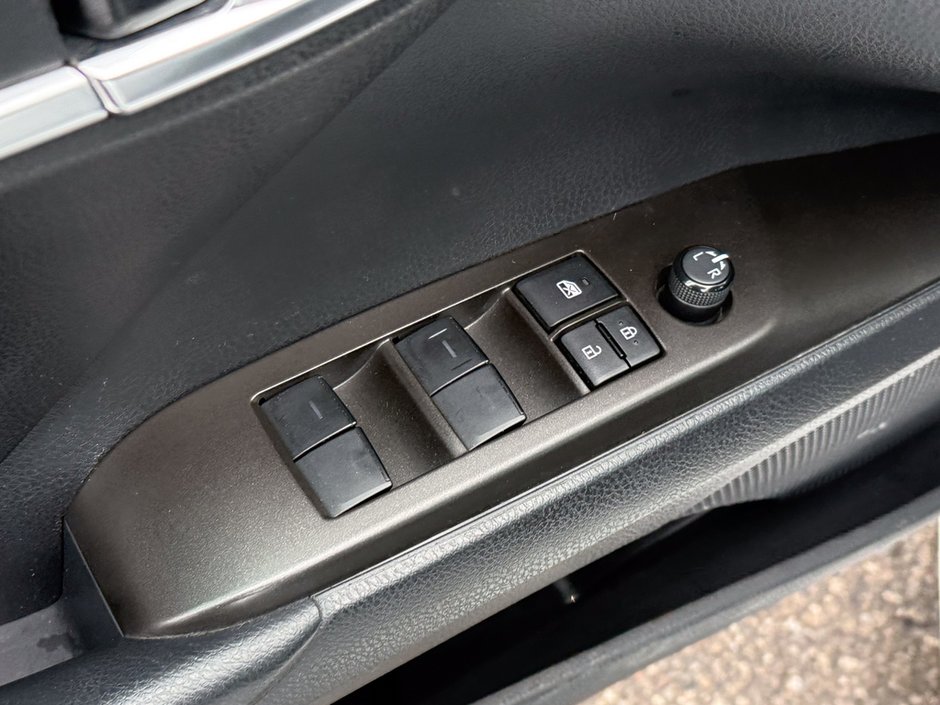 2022 Toyota Camry SE-18