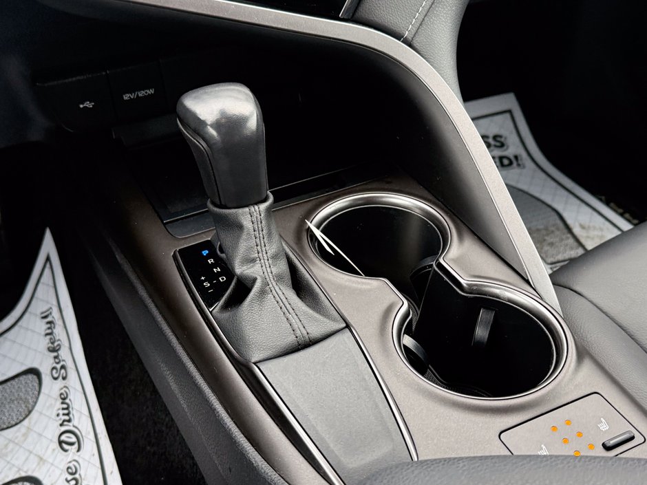 2022 Toyota Camry SE-17