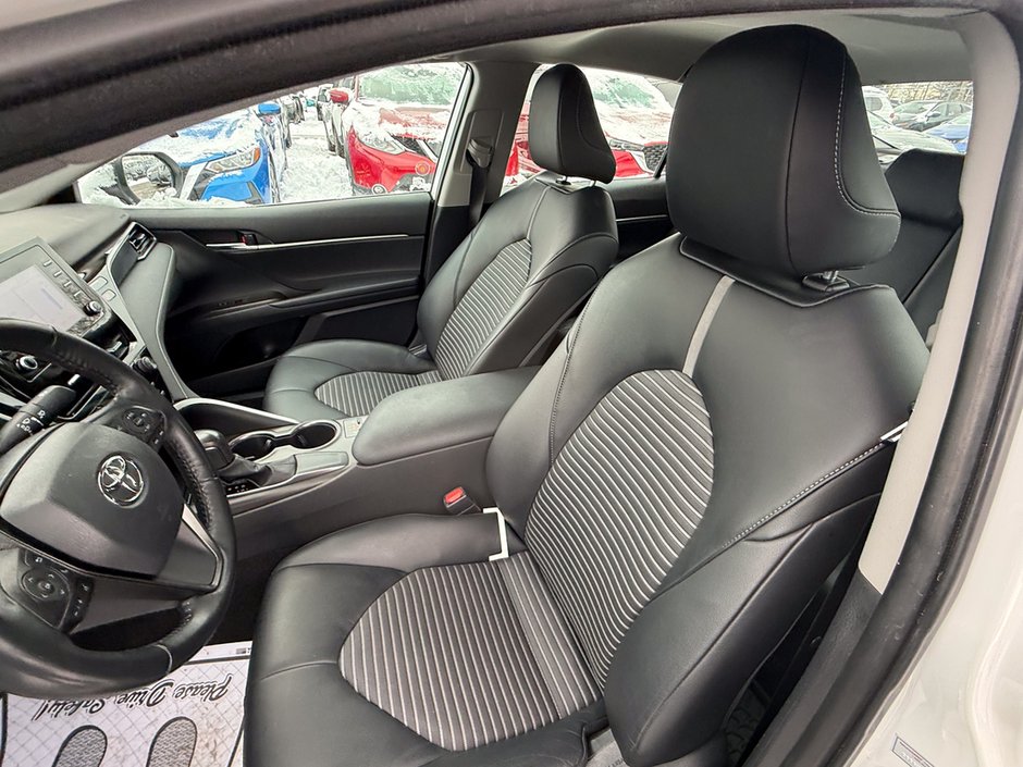 2022 Toyota Camry SE-19