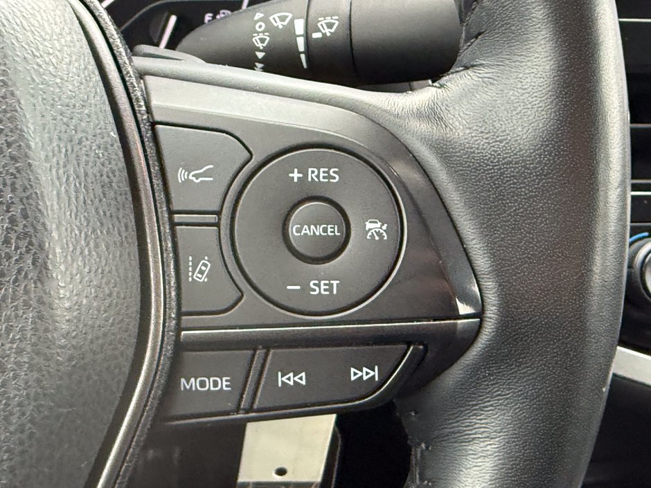 2022 Toyota Camry SE-22