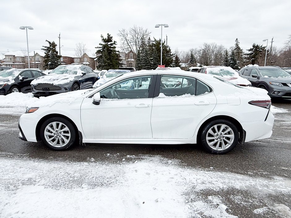 2022 Toyota Camry SE-3