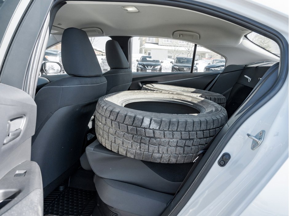 2024 Toyota Corolla Hybrid LE-22